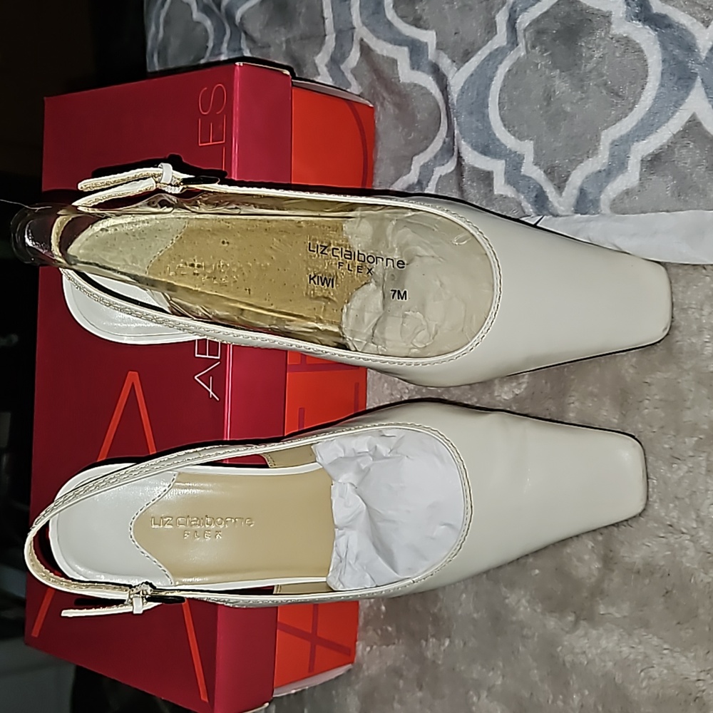 Liz claiborne flex heals